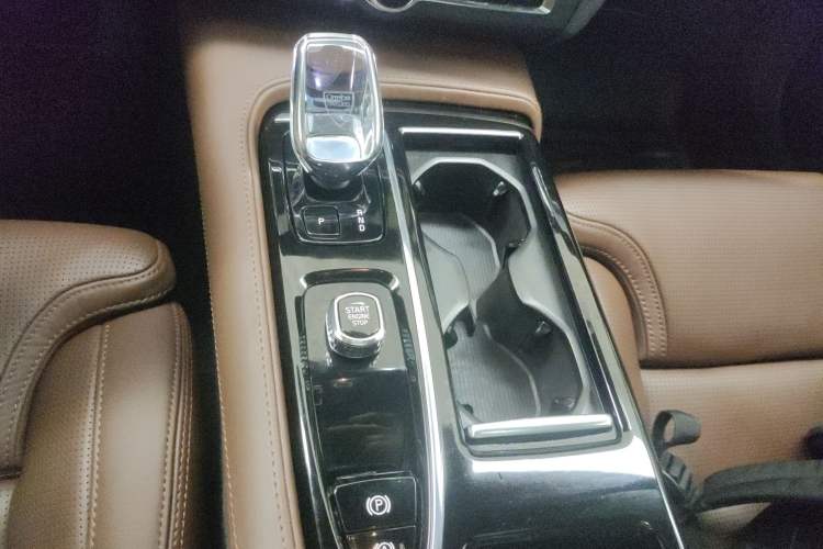Used Volvo S90 New Energy 2023 T8 Plug-in Hybrid All-Wheel Drive Long-Range Luxury Edition Gear Lever