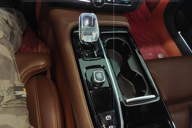 Used Volvo S90 New Energy 2023 T8 Plug-in Hybrid All-Wheel Drive Long-Range Luxury Edition Gear Lever