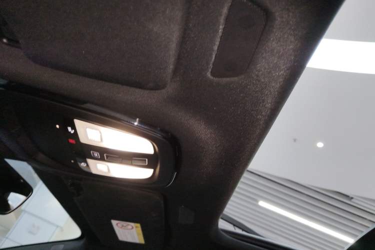Used Volvo S90 New Energy 2023 T8 Plug-in Hybrid All-Wheel Drive Long-Range Luxury Edition Headliner