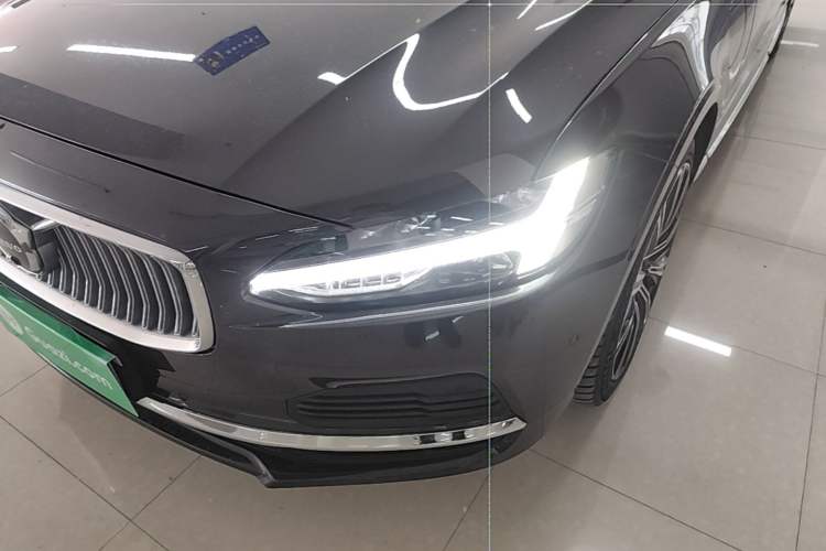 Used Volvo S90 New Energy 2023 T8 Plug-in Hybrid All-Wheel Drive Long-Range Luxury Edition Left Front Headlight
