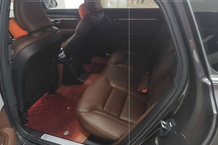 Used Volvo S90 New Energy 2023 T8 Plug-in Hybrid All-Wheel Drive Long-Range Luxury Edition Left Rear Seat