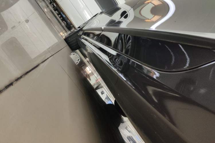 Used Volvo S90 New Energy 2023 T8 Plug-in Hybrid All-Wheel Drive Long-Range Luxury Edition Left Side Sill