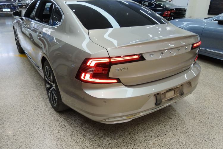 Used Volvo S90 New Energy 2023 T8 Plug-in Hybrid All-Wheel Drive Long-Range Luxury Edition Rear Left 45 Deg