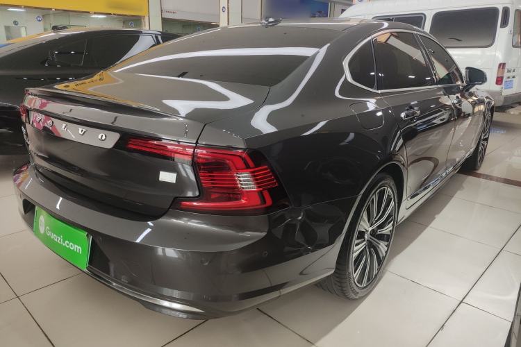 Used Volvo S90 New Energy 2023 T8 Plug-in Hybrid All-Wheel Drive Long-Range Luxury Edition Rear Right 45 Deg