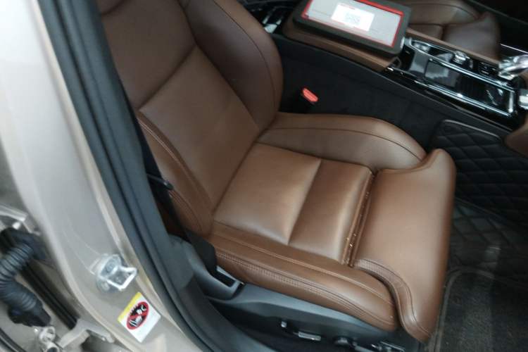 Used Volvo S90 New Energy 2023 T8 Plug-in Hybrid All-Wheel Drive Long-Range Luxury Edition Right Front Seat