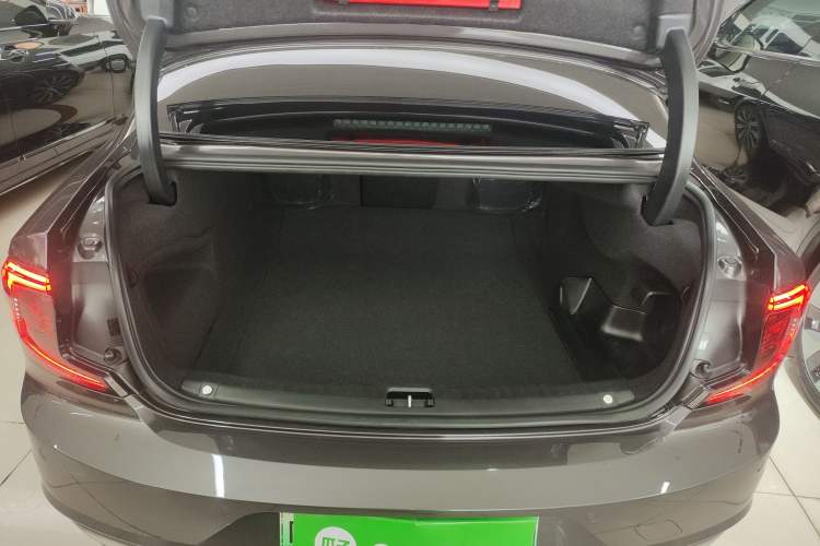 Used Volvo S90 New Energy 2023 T8 Plug-in Hybrid All-Wheel Drive Long-Range Luxury Edition Trunk