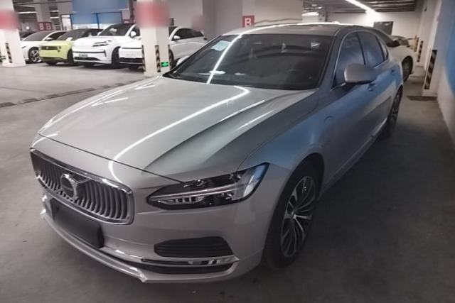 Used Volvo S90 New Energy 2023 T8 Plug-in Hybrid All-Wheel Drive Long-Range Zhiyi Luxury Edition