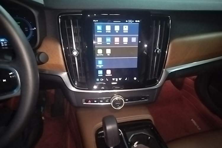 Used Volvo S90 New Energy 2023 T8 Plug-in Hybrid All-Wheel Drive Long-Range Zhiyi Luxury Edition Audio And AC Panel