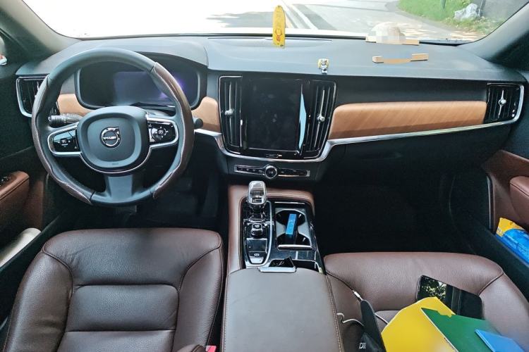 Used Volvo S90 New Energy 2023 T8 Plug-in Hybrid All-Wheel Drive Long-Range Zhiyi Luxury Edition Center Console