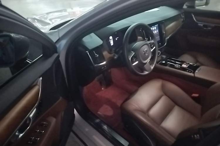 Used Volvo S90 New Energy 2023 T8 Plug-in Hybrid All-Wheel Drive Long-Range Zhiyi Luxury Edition Driver Seat