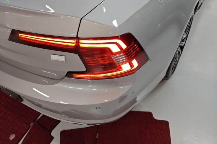 Used Volvo S90 New Energy 2023 T8 Plug-in Hybrid All-Wheel Drive Long-Range Luxury Edition Right Rear Taillight