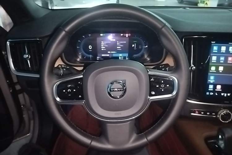 Used Volvo S90 New Energy 2023 T8 Plug-in Hybrid All-Wheel Drive Long-Range Zhiyi Luxury Edition Steering Wheel