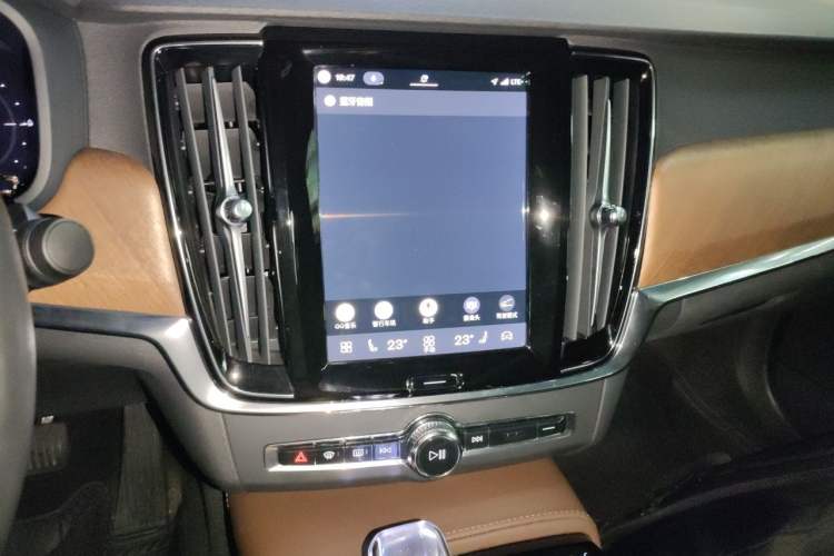 Used Volvo S90 New Energy 2024 Plug-in Hybrid Four-Wheel Drive Long-Range Zhiyi Luxury Edition Audio And AC Panel