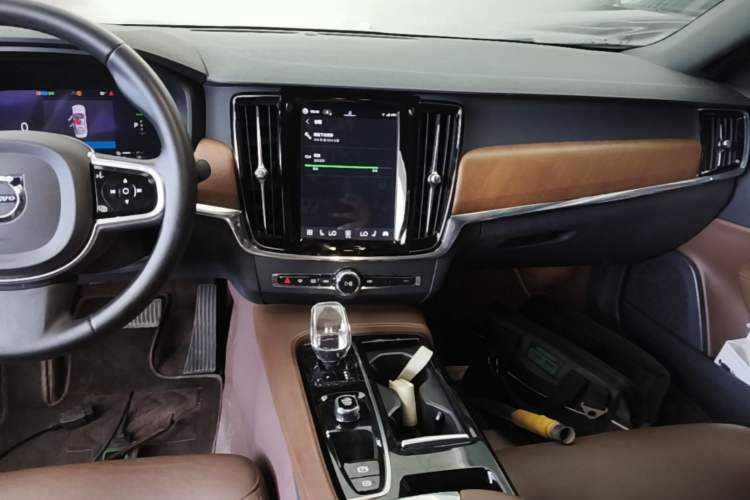Used Volvo S90 New Energy 2024 Plug-in Hybrid Four-Wheel Drive Long-Range Zhiyi Luxury Edition Audio And AC Panel