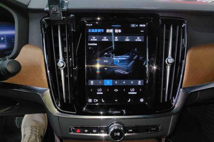 Used Volvo S90 New Energy 2024 Plug-in Hybrid Four-Wheel Drive Long-Range Zhiyi Luxury Edition Audio And AC Panel