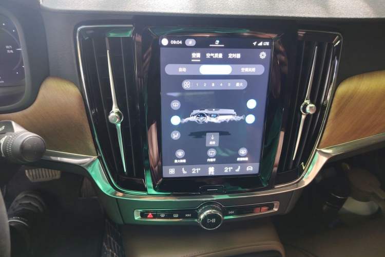 Used Volvo S90 New Energy 2024 Plug-in Hybrid Four-Wheel Drive Long-Range Zhiyi Luxury Edition Audio And AC Panel