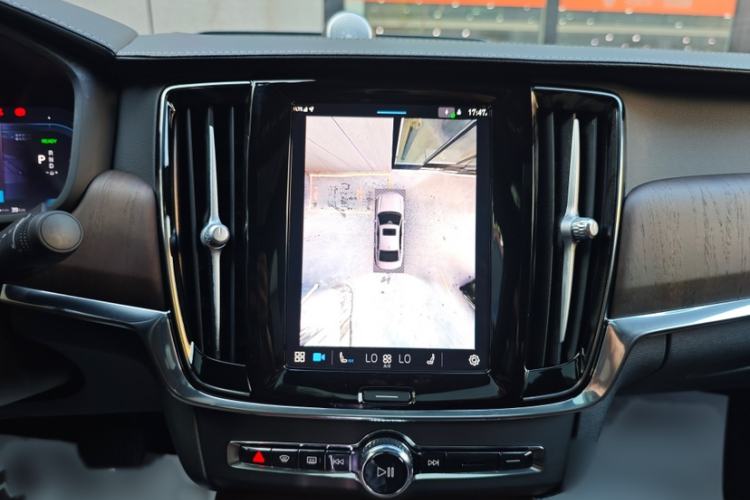 Used Volvo S90 New Energy 2024 Plug-in Hybrid Four-Wheel Drive Long-Range Luxury Smart Edition Audio And AC Panel