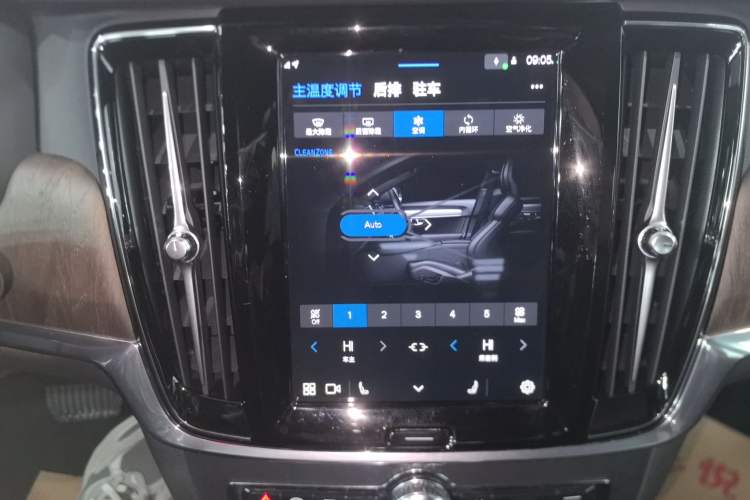 Used Volvo S90 New Energy 2024 Plug-in Hybrid Four-Wheel Drive Long-Range Luxury Smart Edition Audio And AC Panel