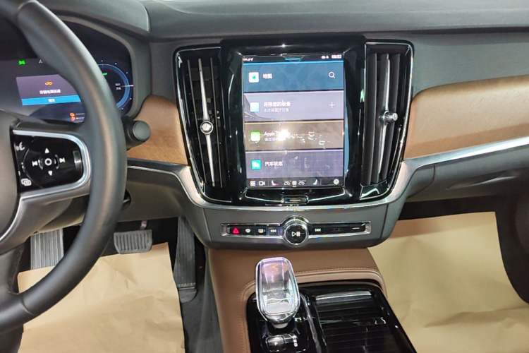 Used Volvo S90 New Energy 2024 Plug-in Hybrid Four-Wheel Drive Long-Range Zhiyi Luxury Edition Audio And AC Panel
