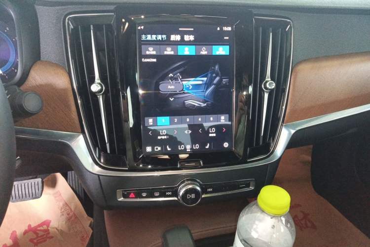 Used Volvo S90 New Energy 2024 Plug-in Hybrid Four-Wheel Drive Long-Range Zhiyi Luxury Edition Audio And AC Panel