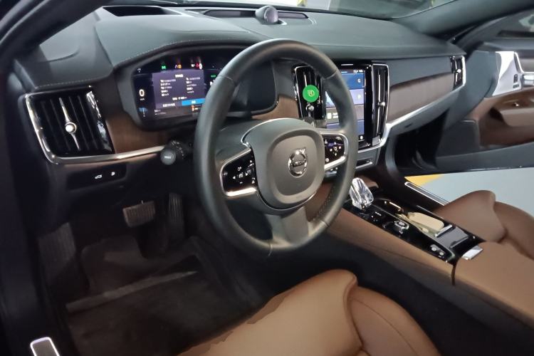 Used Volvo S90 New Energy 2024 Plug-in Hybrid Four-Wheel Drive Long-Range Luxury Smart Edition Center Console