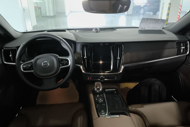 Used Volvo S90 New Energy 2024 Plug-in Hybrid Four-Wheel Drive Long-Range Luxury Smart Edition Center Console