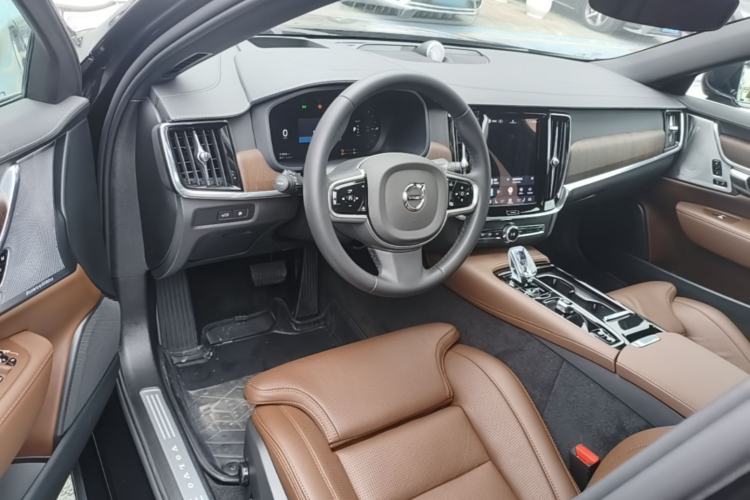 Used Volvo S90 New Energy 2024 Plug-in Hybrid Four-Wheel Drive Long-Range Luxury Smart Edition Center Console