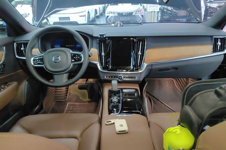 Used Volvo S90 New Energy 2024 Plug-in Hybrid Four-Wheel Drive Long-Range Zhiyi Luxury Edition Center Console