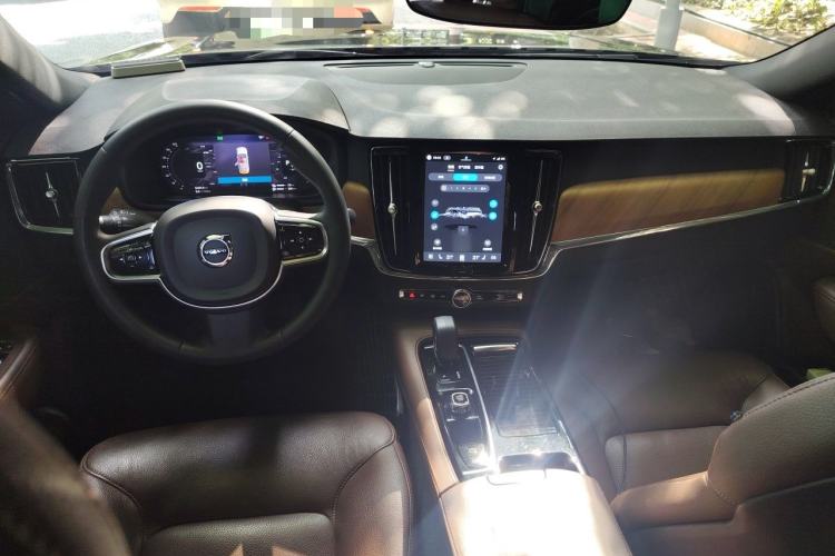 Used Volvo S90 New Energy 2024 Plug-in Hybrid Four-Wheel Drive Long-Range Zhiyi Luxury Edition Center Console