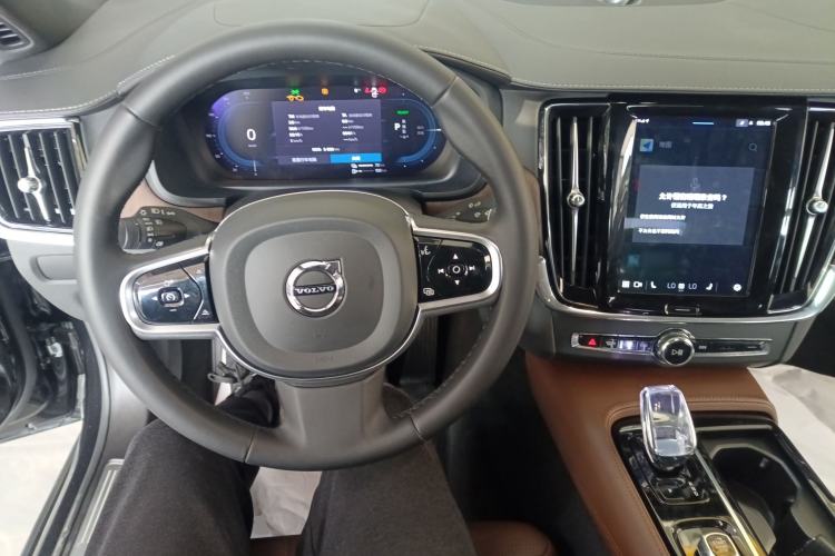 Used Volvo S90 New Energy 2024 Plug-in Hybrid Four-Wheel Drive Long-Range Luxury Smart Edition Center Console