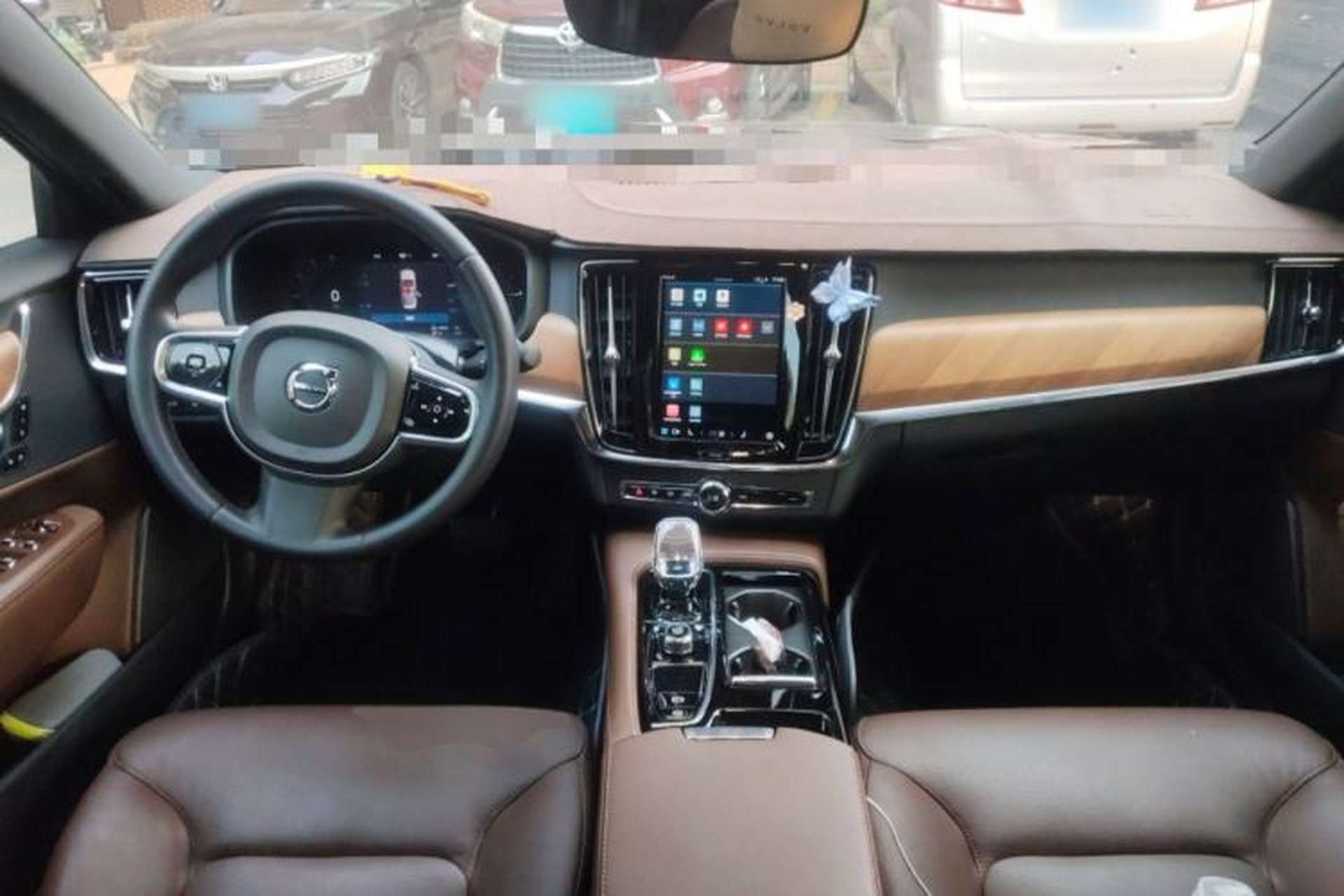 Used Volvo S90 New Energy 2024 Plug-in Hybrid Four-Wheel Drive Long-Range Zhiyi Luxury Edition Center Console