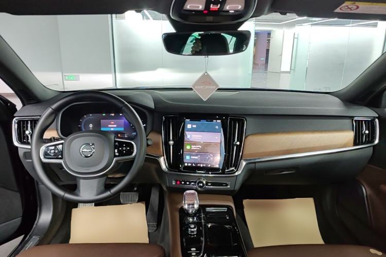 Used Volvo S90 New Energy 2024 Plug-in Hybrid Four-Wheel Drive Long-Range Zhiyi Luxury Edition Center Console