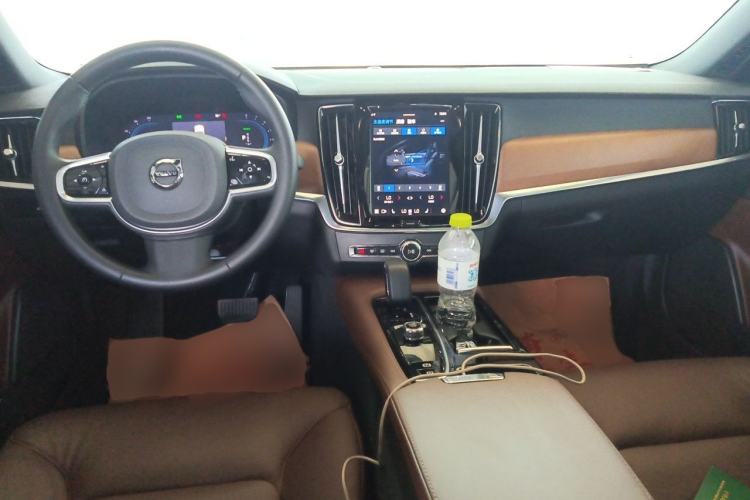 Used Volvo S90 New Energy 2024 Plug-in Hybrid Four-Wheel Drive Long-Range Zhiyi Luxury Edition Center Console