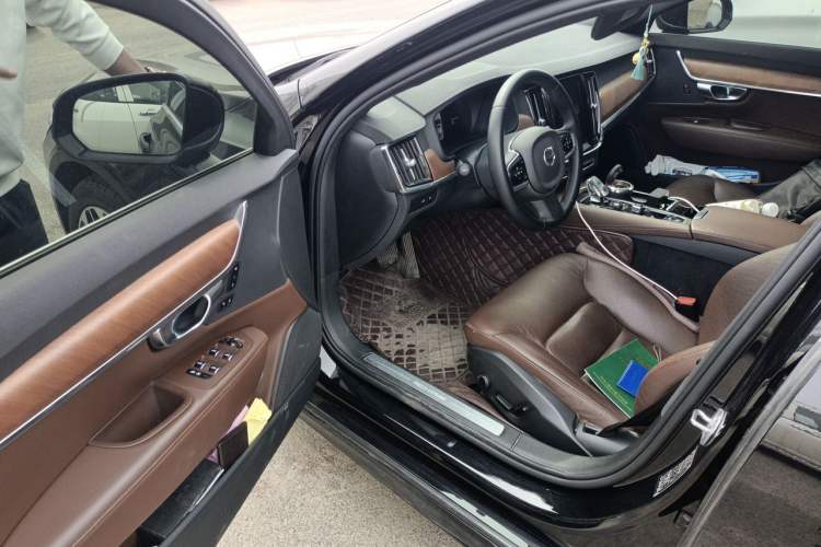Used Volvo S90 New Energy 2024 Plug-in Hybrid Four-Wheel Drive Long-Range Zhiyi Luxury Edition Driver Seat