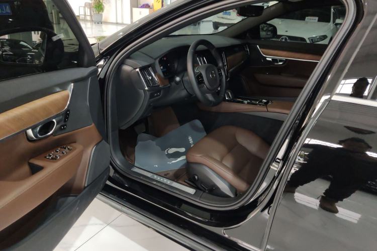 Used Volvo S90 New Energy 2024 Plug-in Hybrid Four-Wheel Drive Long-Range Zhiyi Luxury Edition Driver Seat