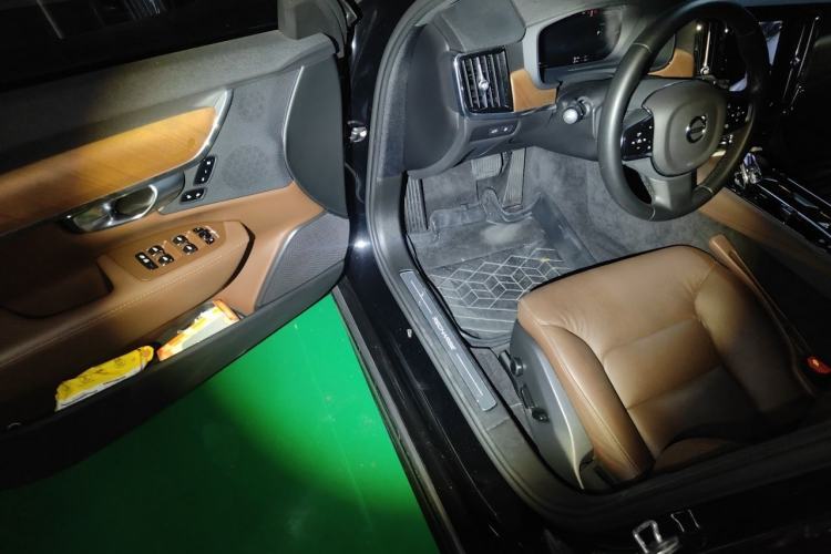 Used Volvo S90 New Energy 2024 Plug-in Hybrid Four-Wheel Drive Long-Range Zhiyi Luxury Edition Driver Seat