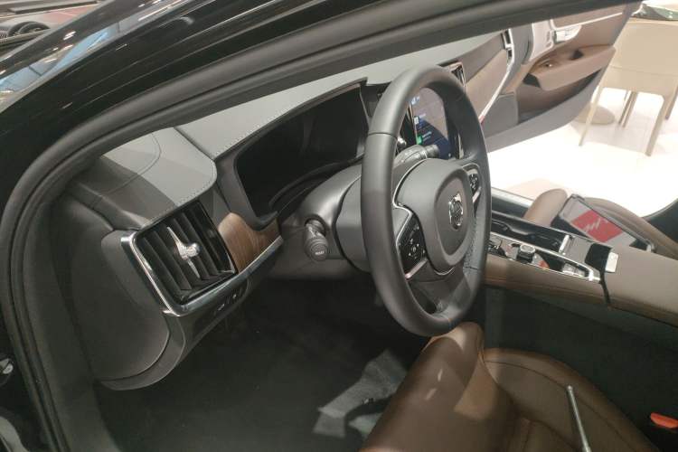 Used Volvo S90 New Energy 2024 Plug-in Hybrid Four-Wheel Drive Long-Range Luxury Smart Edition Driver Seat
