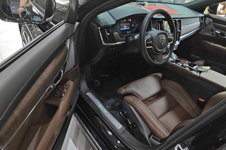 Used Volvo S90 New Energy 2024 Plug-in Hybrid Four-Wheel Drive Long-Range Luxury Smart Edition Driver Seat