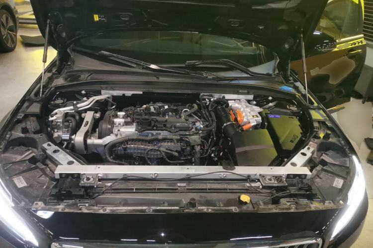 Used Volvo S90 New Energy 2024 Plug-in Hybrid Four-Wheel Drive Long-Range Zhiyi Luxury Edition Engine Bay