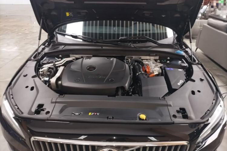 Used Volvo S90 New Energy 2024 Plug-in Hybrid Four-Wheel Drive Long-Range Luxury Smart Edition Engine Bay