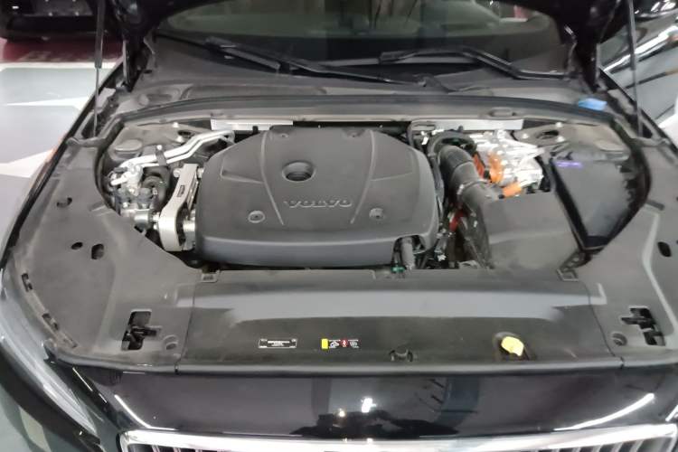 Used Volvo S90 New Energy 2024 Plug-in Hybrid Four-Wheel Drive Long-Range Luxury Smart Edition Engine Bay