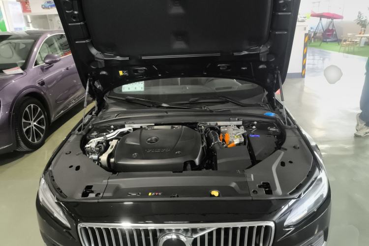 Used Volvo S90 New Energy 2024 Plug-in Hybrid Four-Wheel Drive Long-Range Luxury Smart Edition Engine Bay