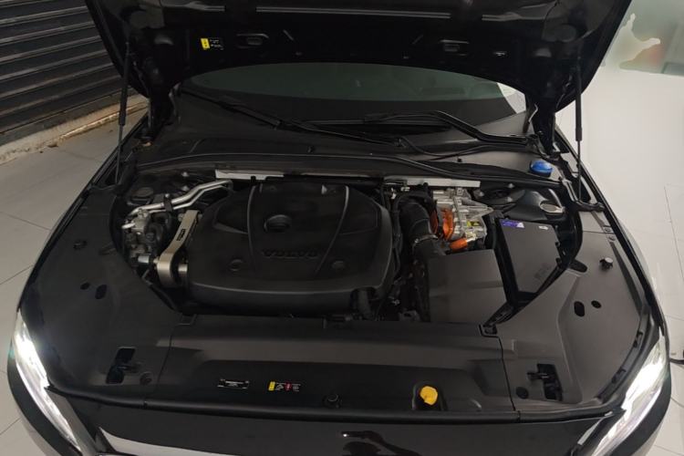 Used Volvo S90 New Energy 2024 Plug-in Hybrid Four-Wheel Drive Long-Range Luxury Smart Edition Engine Bay