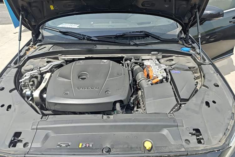 Used Volvo S90 New Energy 2024 Plug-in Hybrid Four-Wheel Drive Long-Range Luxury Smart Edition Engine Bay