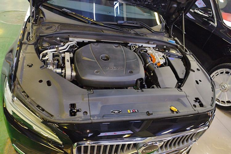 Used Volvo S90 New Energy 2024 Plug-in Hybrid Four-Wheel Drive Long-Range Zhiyi Luxury Edition Engine Bay