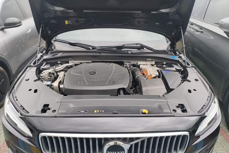 Used Volvo S90 New Energy 2024 Plug-in Hybrid Four-Wheel Drive Long-Range Luxury Smart Edition Engine Bay