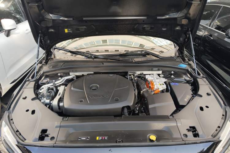 Used Volvo S90 New Energy 2024 Plug-in Hybrid Four-Wheel Drive Long-Range Luxury Smart Edition Engine Bay