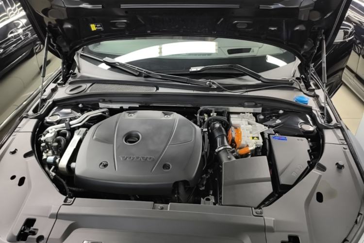 Used Volvo S90 New Energy 2024 Plug-in Hybrid Four-Wheel Drive Long-Range Luxury Smart Edition Engine Bay