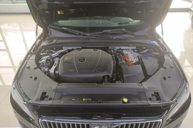 Used Volvo S90 New Energy 2024 Plug-in Hybrid Four-Wheel Drive Long-Range Luxury Smart Edition Engine Bay