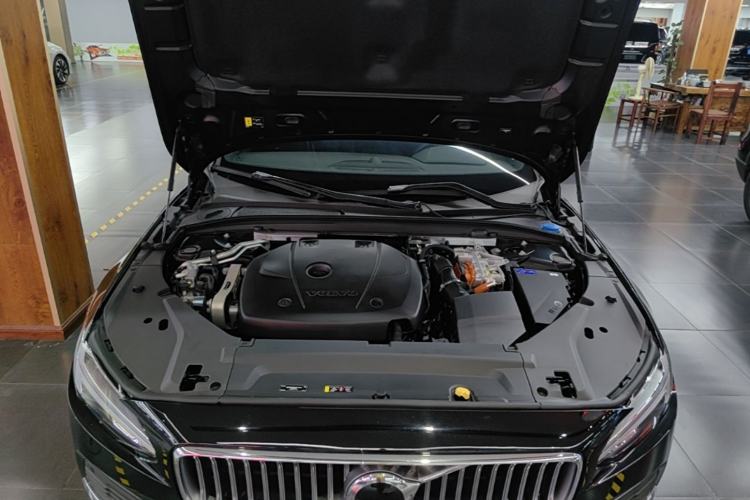 Used Volvo S90 New Energy 2024 Plug-in Hybrid Four-Wheel Drive Long-Range Zhiyi Luxury Edition Engine Bay